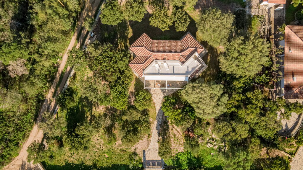 Pasqua in Sardegna: Vivi Tradizioni e Lusso in Ville Esclusive