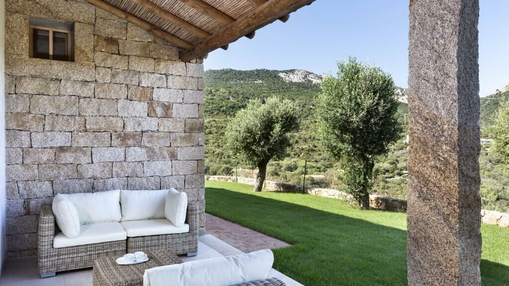 Il borgo di San Pantaleo in Sardegna. Villa