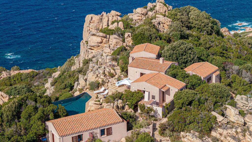 Differenza casa vacanze e locazione turistica. Costa Paradiso