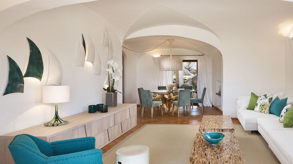 5 ville dallo stile Costa Smeralda. Arredamento