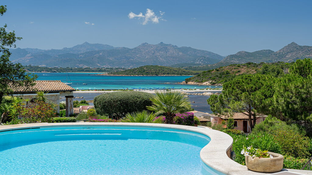 Idee per ville in affitto a San Teodoro. Villa con piscina Idee per ville in affitto a San Teodoro. Villa con piscina