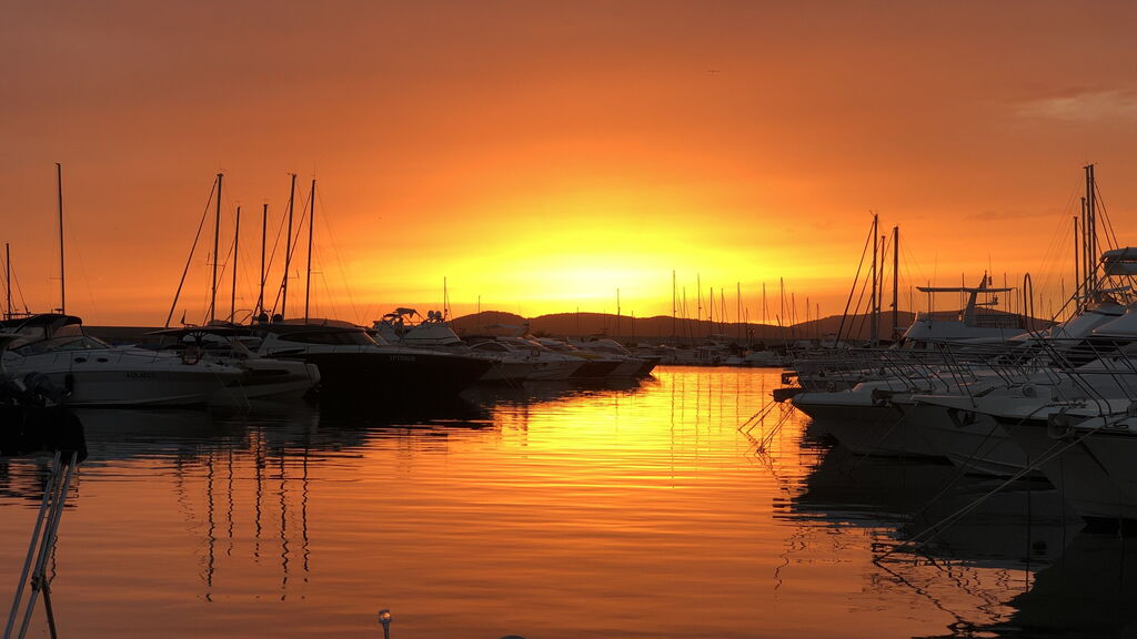 Catamaran Holiday in Sardinia Alghero harbor