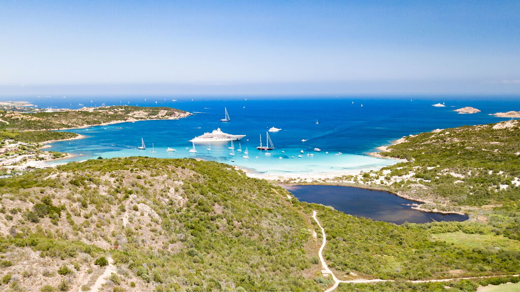 Pevero Strände in Costa Smeralda. Meerblick Pevero Strände in Costa Smeralda. Meerblick
