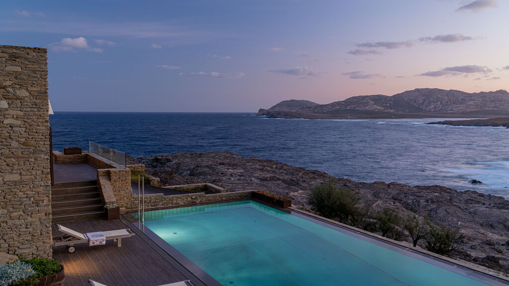 Mercato investimenti esteri in Italia. Villa in Sardegna Mercato investimenti esteri in Italia. Villa in Sardegna