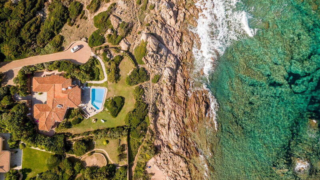 Ideas for a last minute holiday in Sardinia in August. Smeralda Ideas for a last minute holiday in Sardinia in August. Smeralda