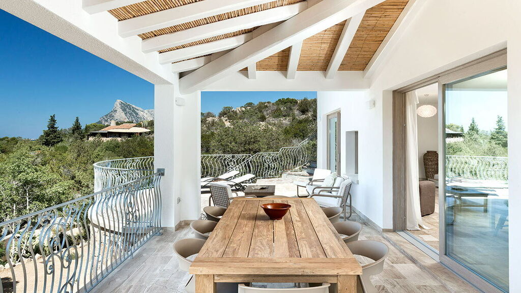 Der Strand von Cala Girgolu. Villa Der Strand von Cala Girgolu. Villa