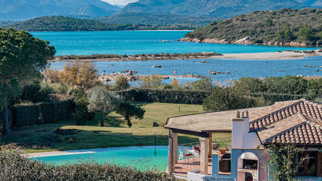 5 villas in Sardinia near the beach. San Teodoro