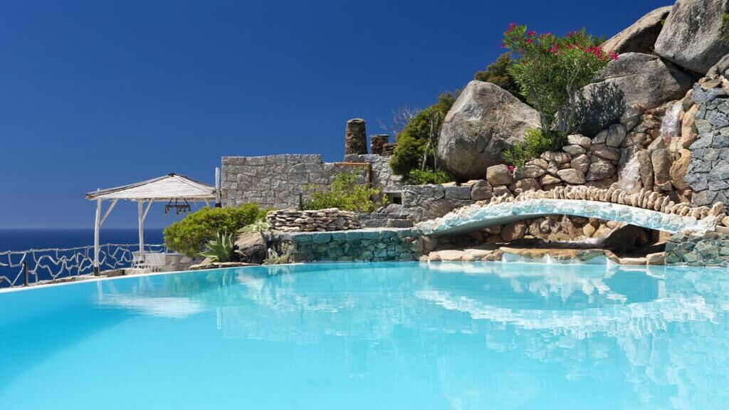 villa in affitto con piscina in sardegna