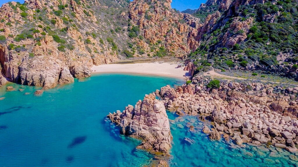 cala li cossi strand costa paradiso sardinien