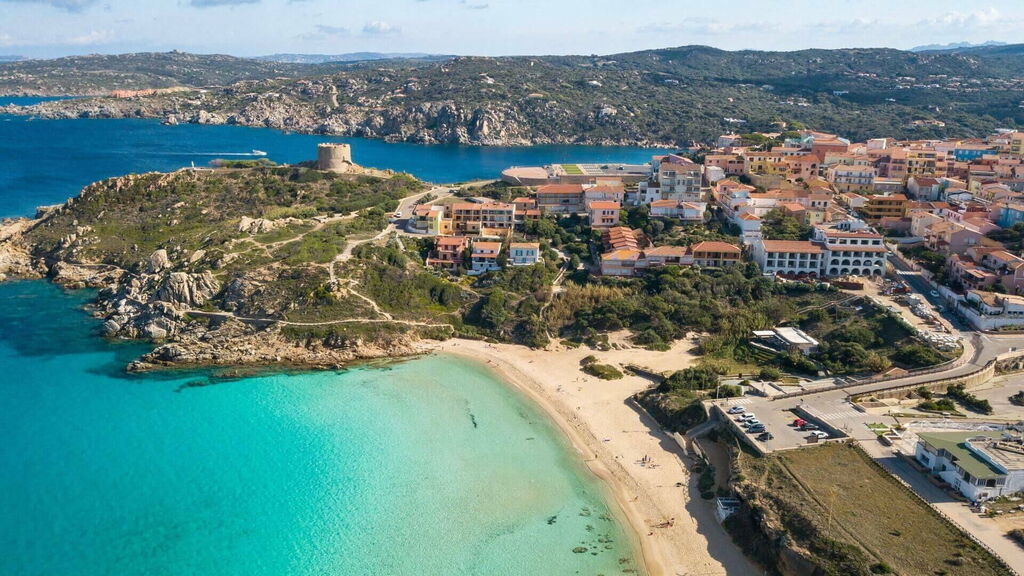 Cosa fare a Santa Teresa di Gallura. Rena Bianca Cosa fare a Santa Teresa di Gallura. Rena Bianca
