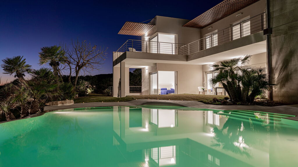 Luxury villas with pool in Sardinia villa Reina del Mar Luxury villas with pool in Sardinia villa Reina del Mar