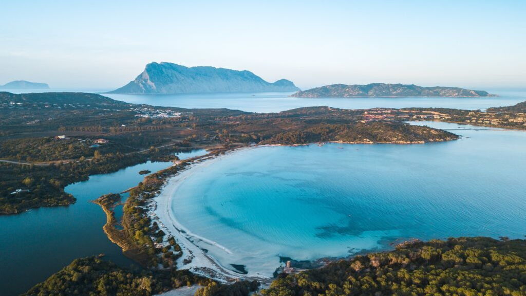 Come Arrivare in Sardegna: Guida Esclusiva per il Tuo Viaggio