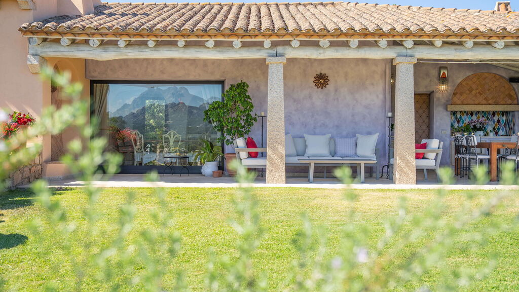 5 ville per un ritiro yoga in Sardegna. Giardino