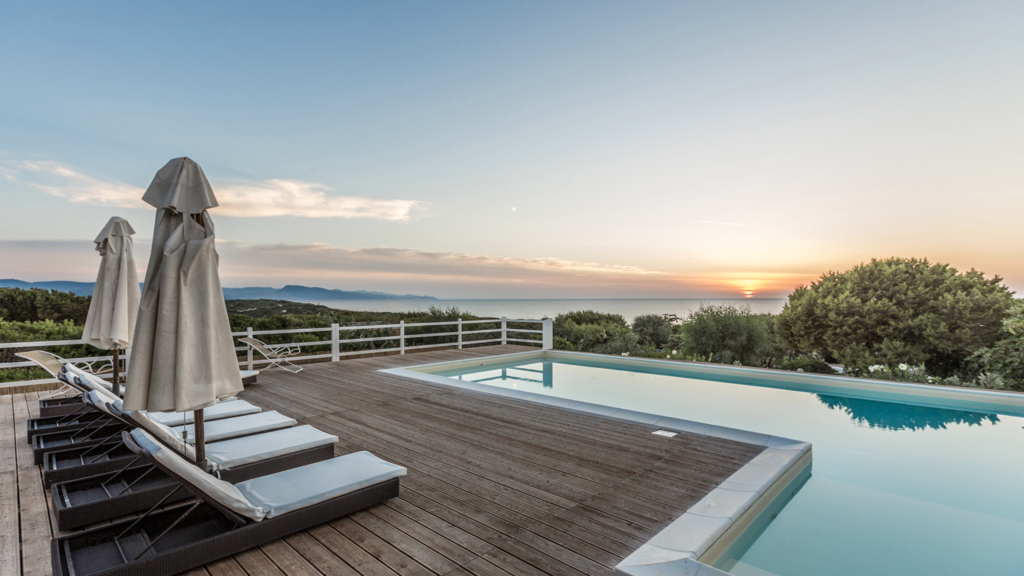 5 villas for a yoga retreat in Sardinia. Waterfront