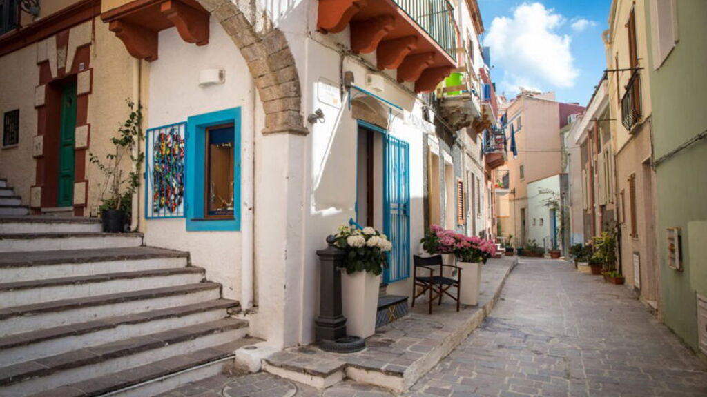 Dove andare al mare in Sardegna? Carloforte