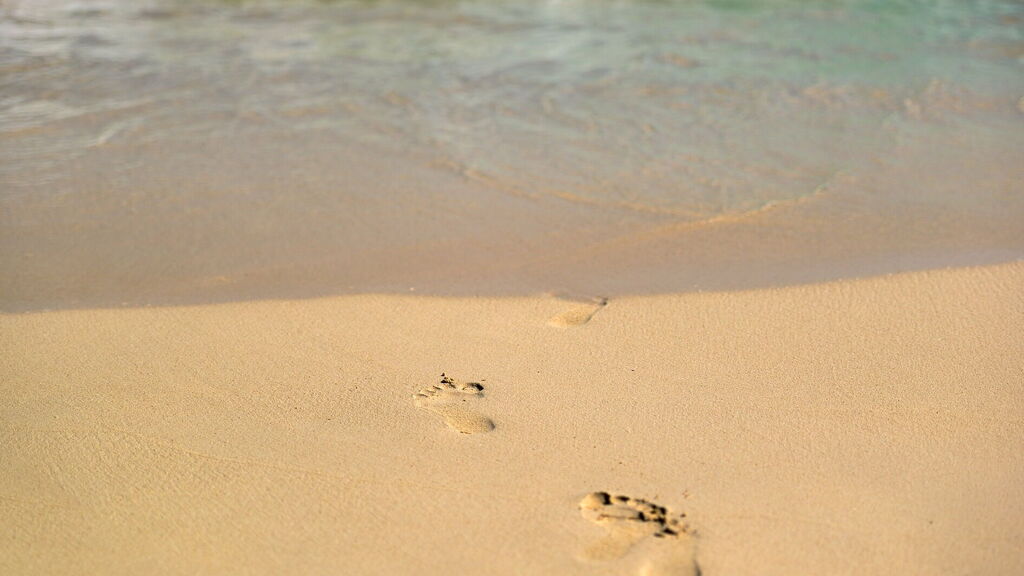 Sardinia: 5 Villas with direct access to the sea. Beach footprints