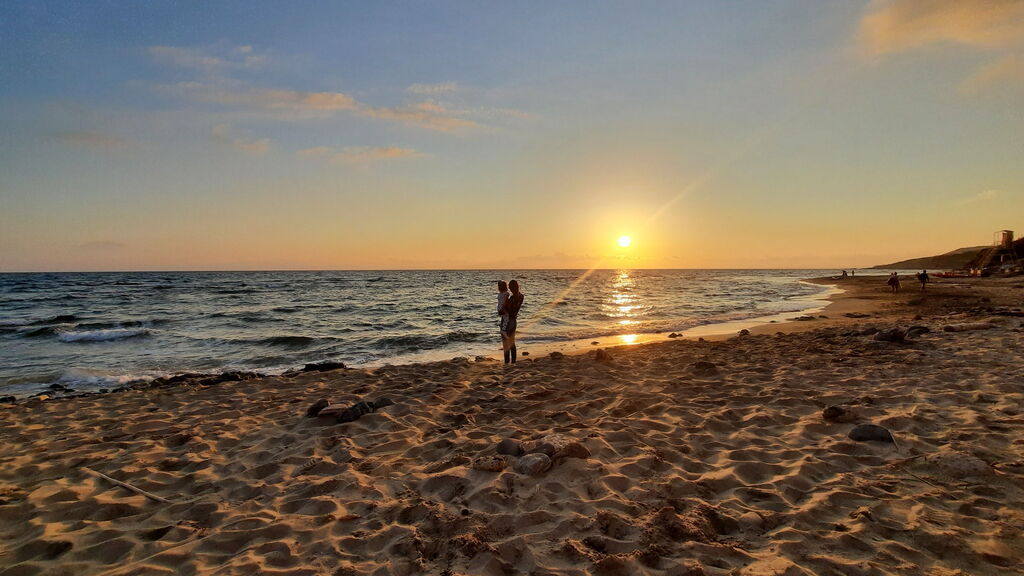 Sardinia: 5 Villas with direct access to the sea. Beach walk