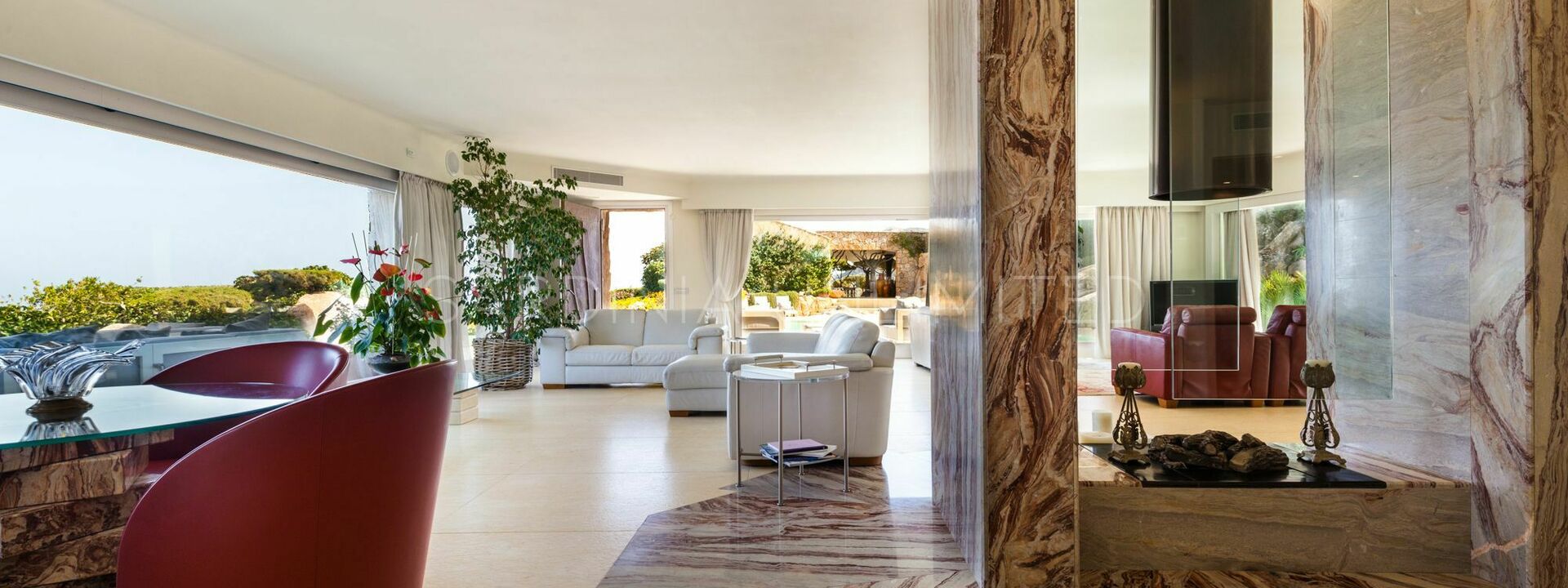 Villa Ephelia: Salle à manger, Salon