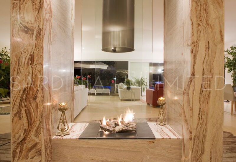 Villa Ephelia: Dining Room, Living Room