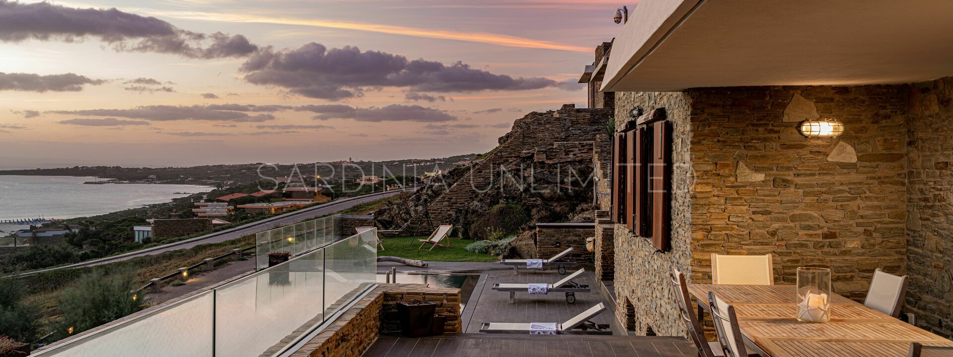 Villa Linayre: Villa in affitto a Stintino con incantevole vista mare e piscina privata.