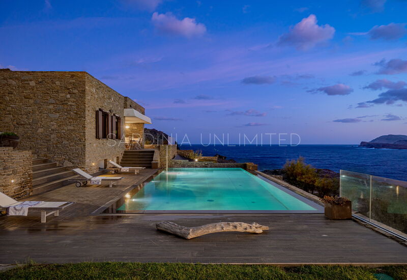 Villa Linayre: Pool, Scenic View