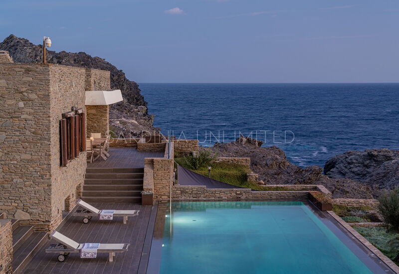 Villa Linayre: Balcony / Terrace / Patio, Building Exterior, Pool, Scenic View