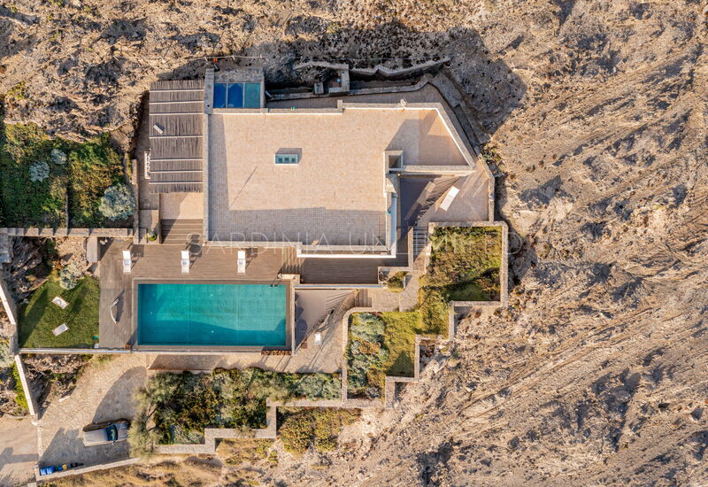 Villa Linayre: Building Exterior, Outdoor