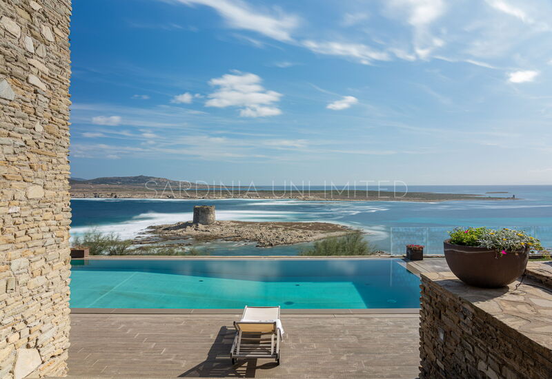 Villa Linayre: Pool, Scenic View