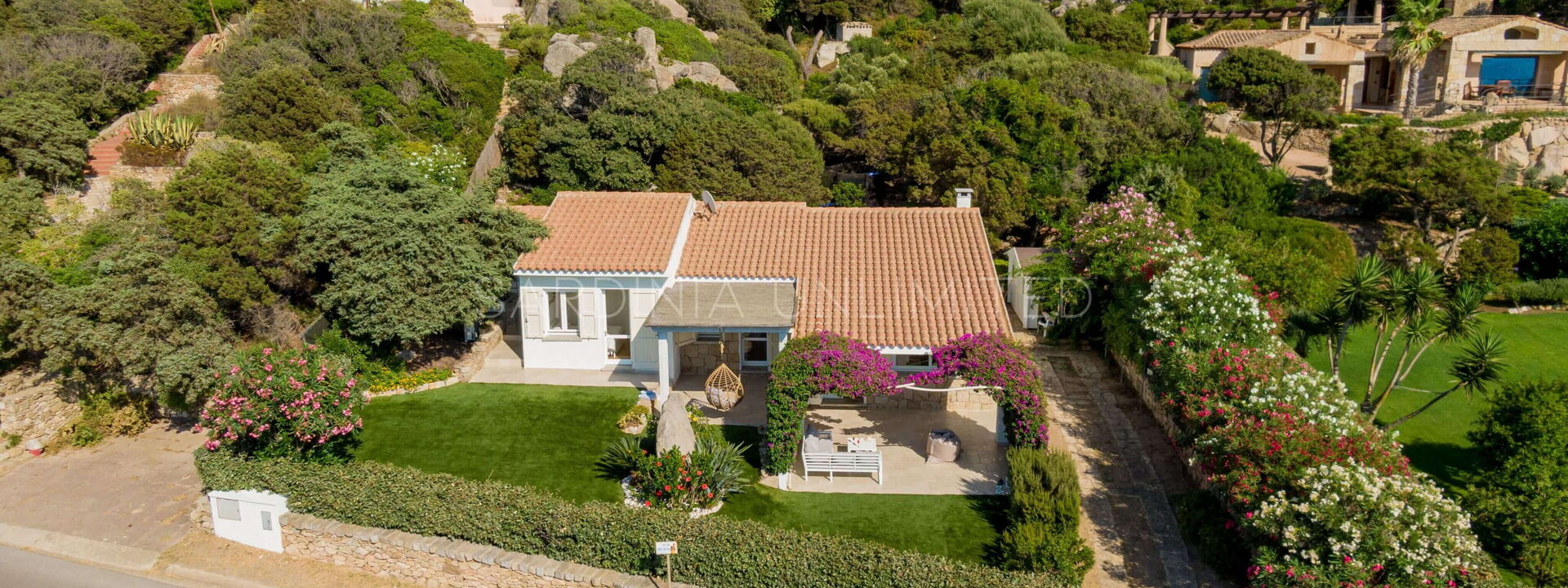 Villa Bolina: all'aperto, Esterni