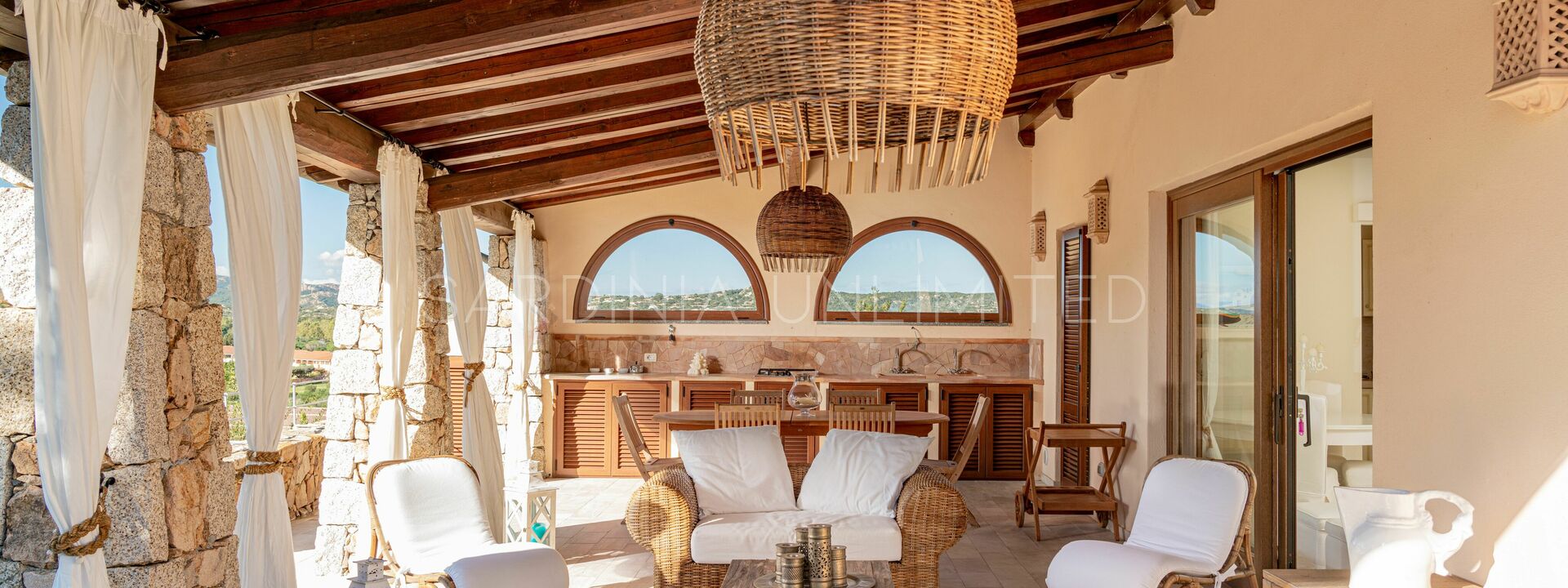 Villa Il Sogno Di Thais: Villa a Capo Coda Cavallo con veranda