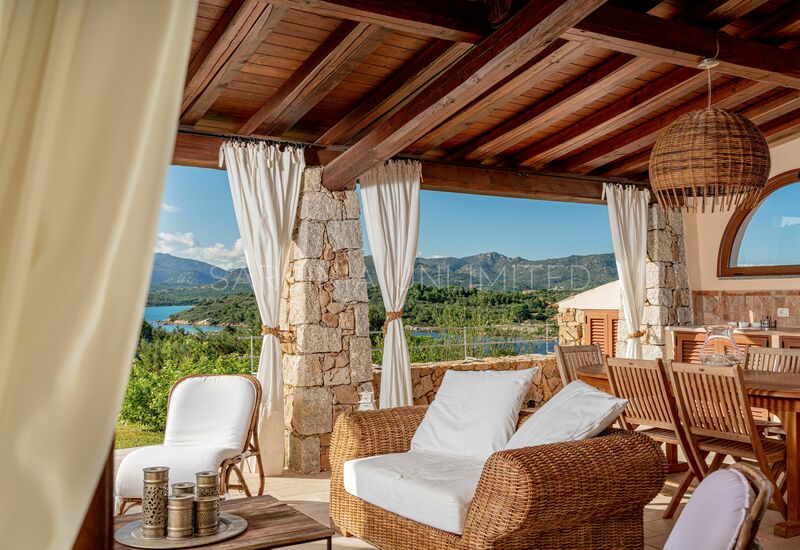 Villa Il Sogno Di Thais: villa for rent with terrace sea-view north east sardinia