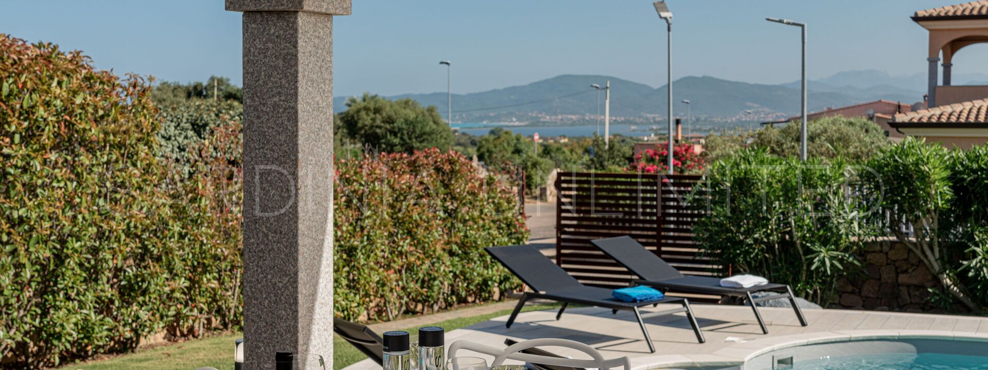 Villa Carula: Villa Carula: Villa for rent Garden Lu Impostu San Teodoro