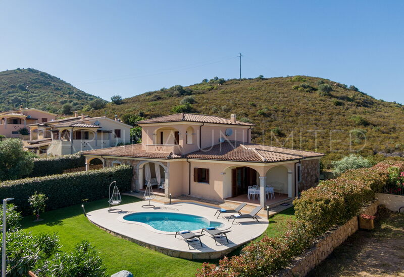 Villa Carula: Balkon / terras / patio, Buitenshuis, Tuin, zwembad