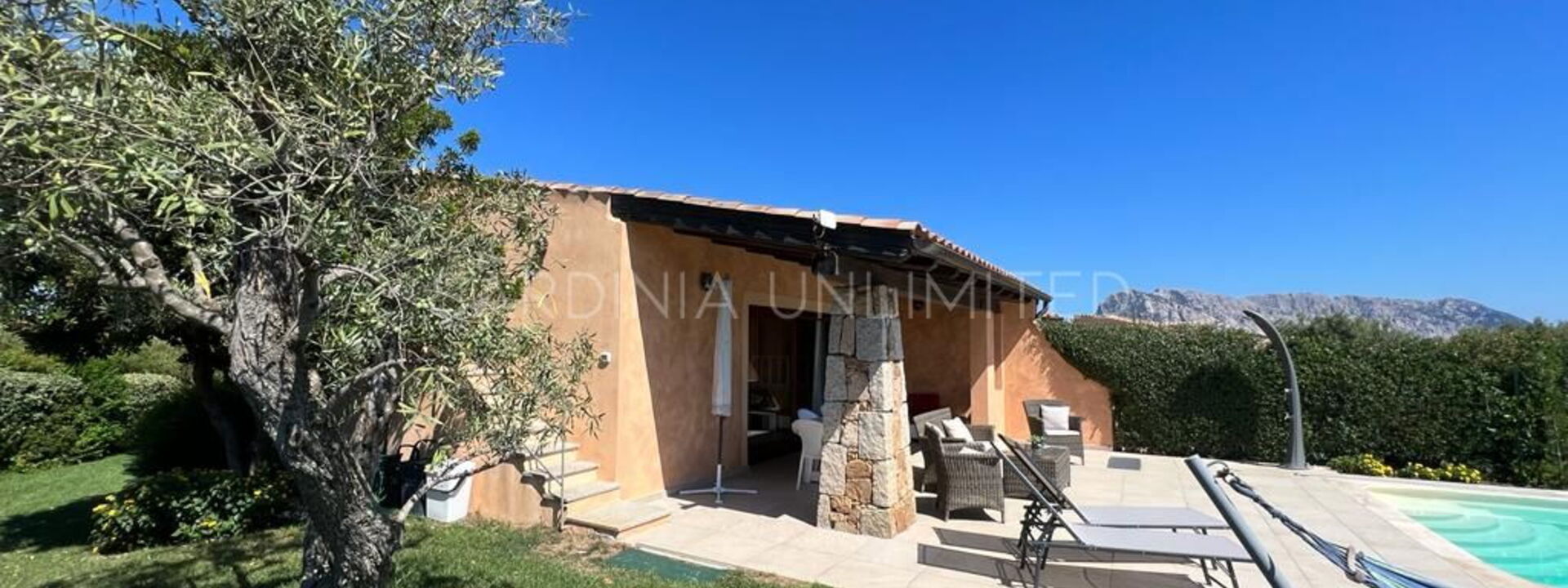 Villa Auriga: villa for rent with private pool veranda san teodoro