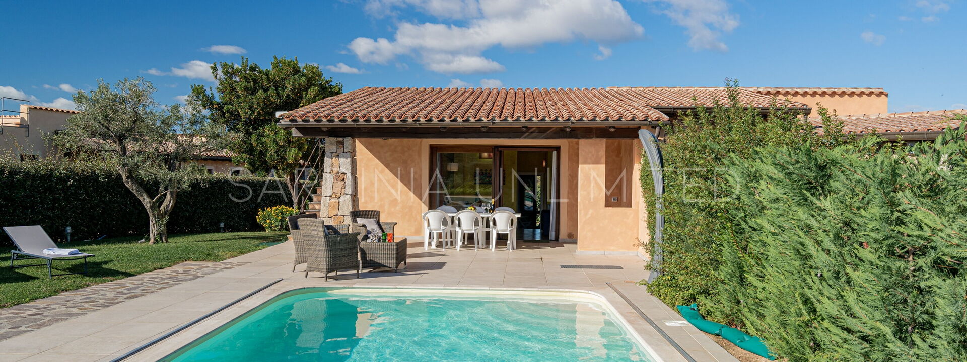 Villa Auriga: Building Exterior, Pool