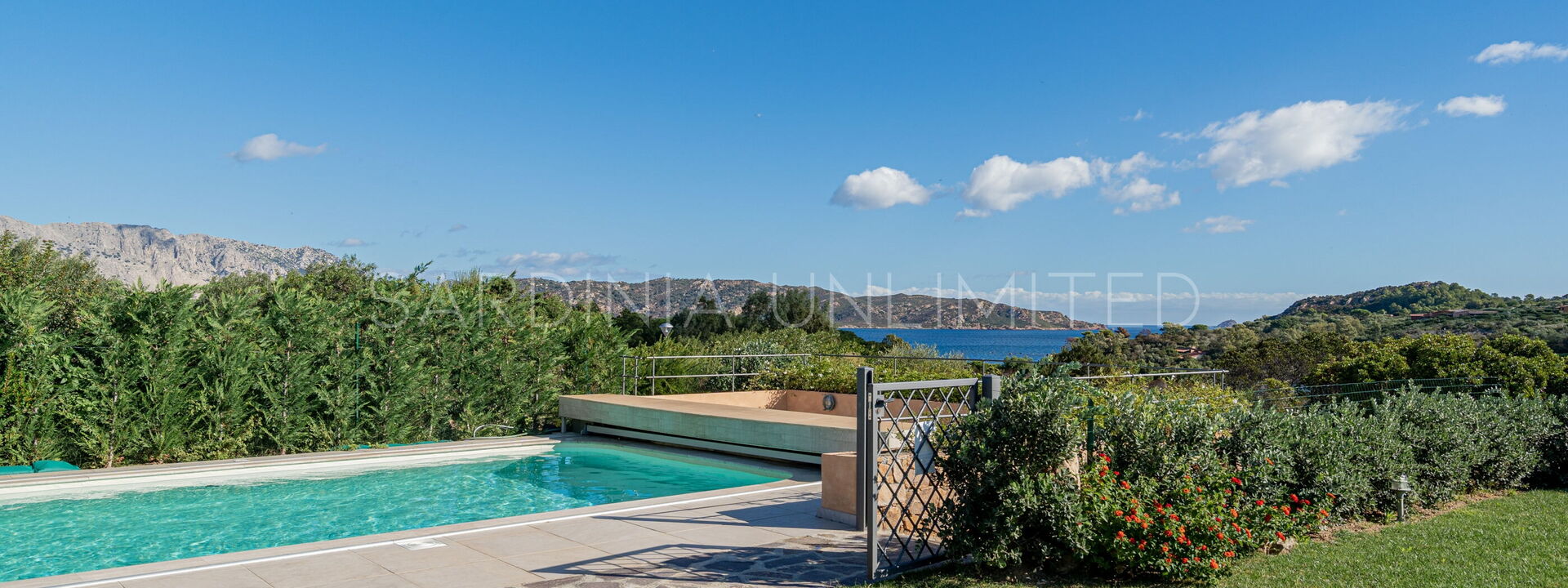 Villa Auriga: Building Exterior, Pool