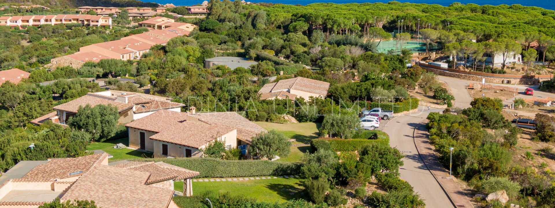 Villa Auriga: Building Exterior