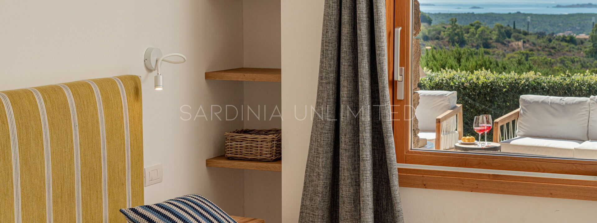 Villa Jaqueline: Private 5 double bedrooms villa sea view Sardinia