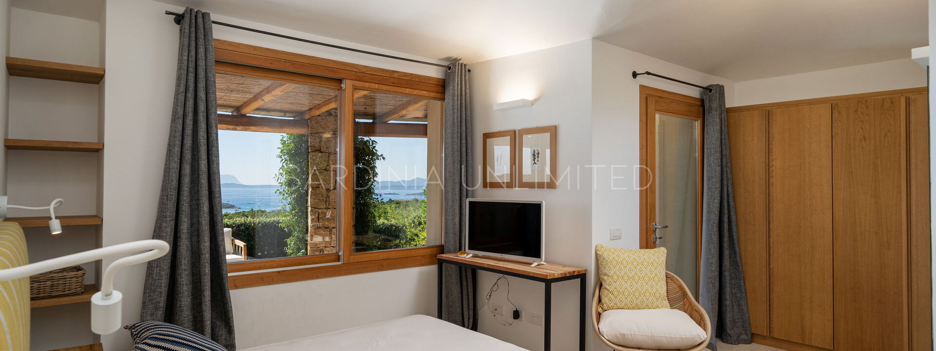 Villa Jaqueline: 5 double bedrooms Private Villa  Sardinia