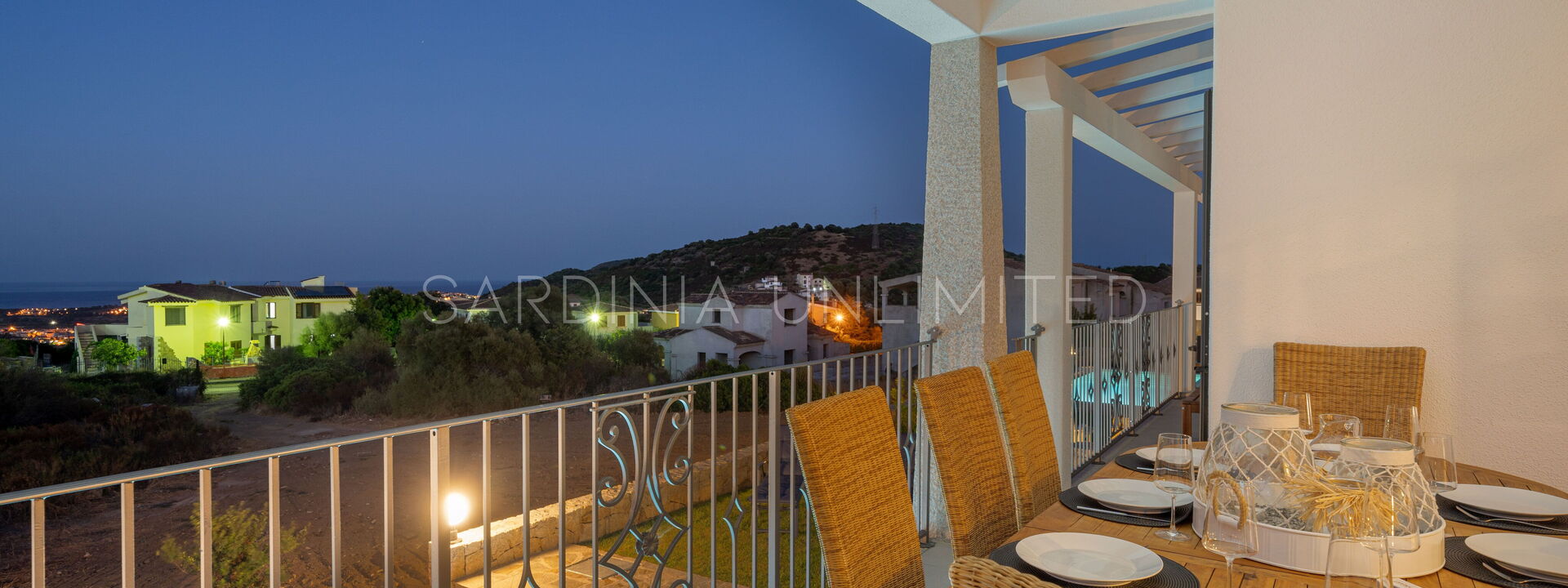 Villa Thia: Balcone / Terrazza / Patio, Piscina