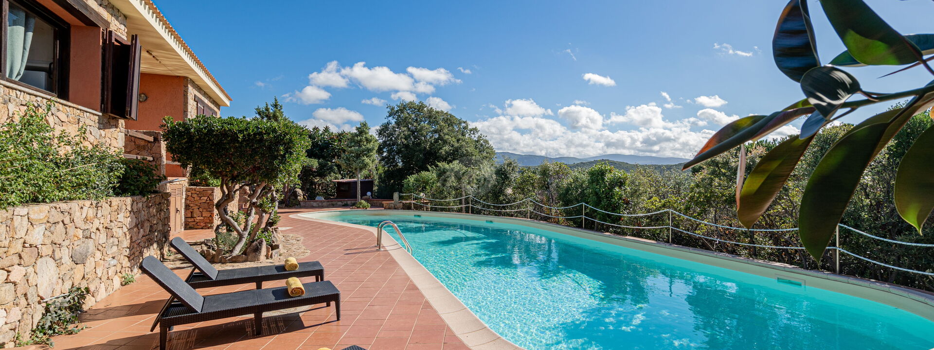 Villa Lilibeth: Building Exterior, Pool