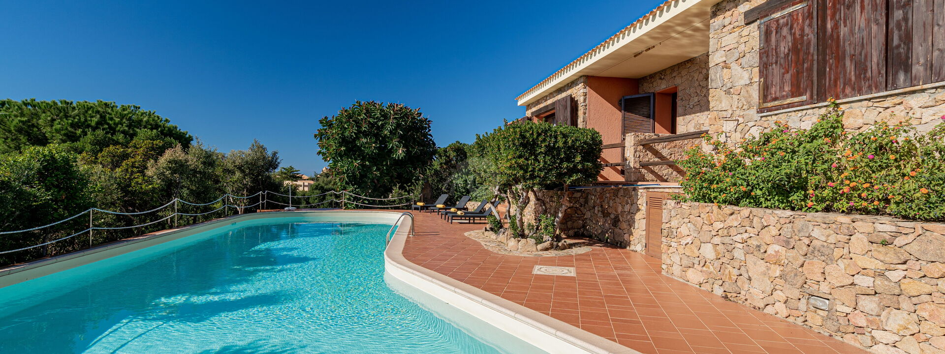 Villa Lilibeth: Building Exterior, Pool