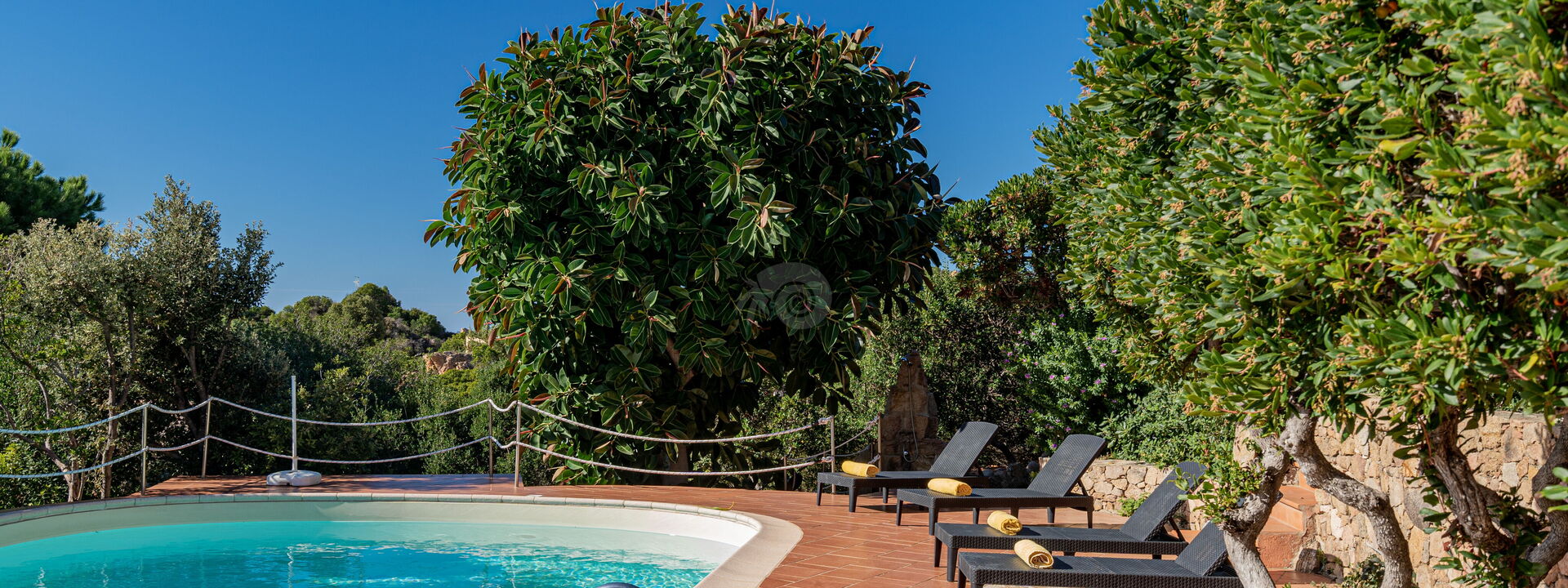 Villa Lilibeth: Building Exterior, Pool