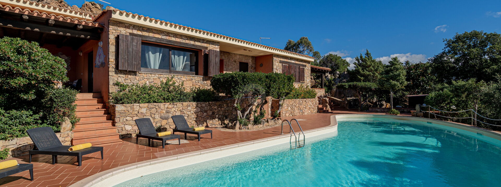 Villa Lilibeth: Building Exterior, Pool