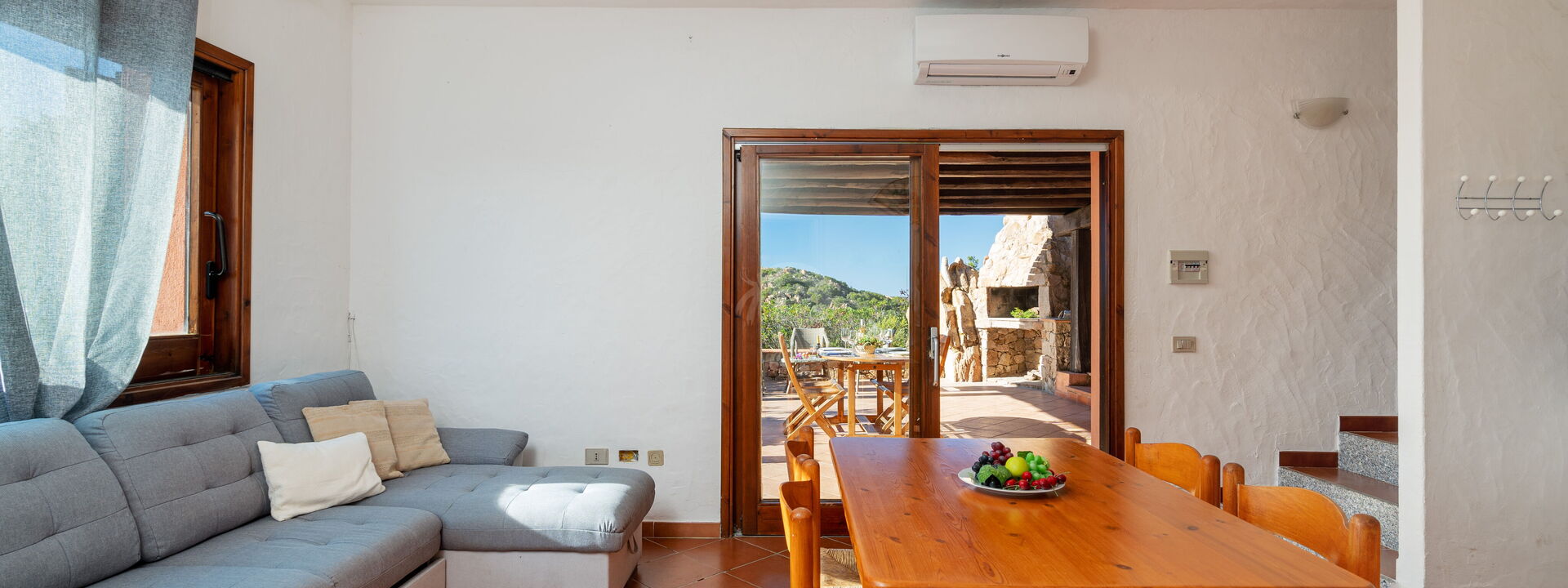 Villa Lilibeth: Dining Room, Living Room