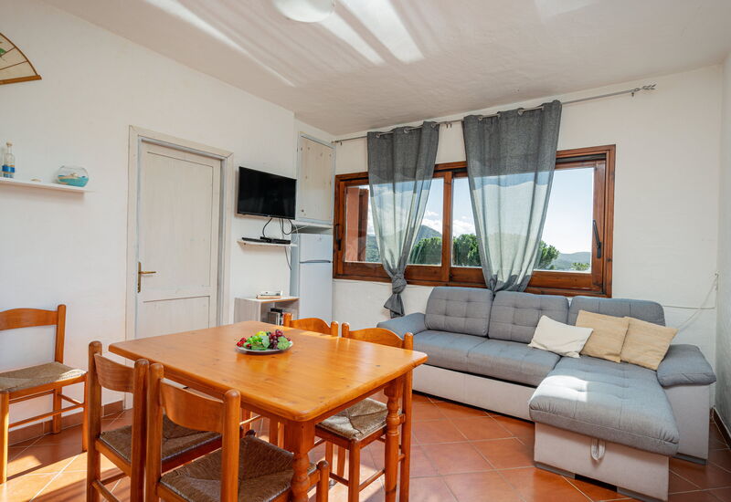 Villa Lilibeth: Dining Room, Living Room