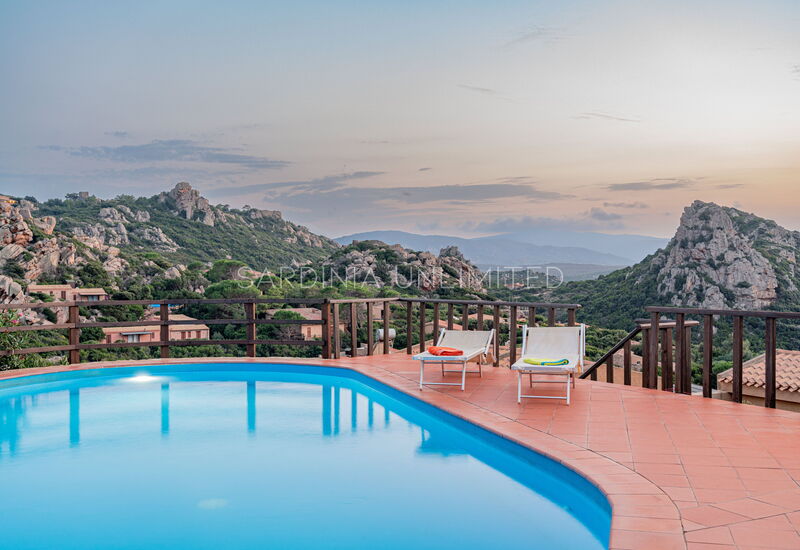 Villa Violetta Luna: holiday house in Costa Paradiso with spectacular sea view and shared swimming pool