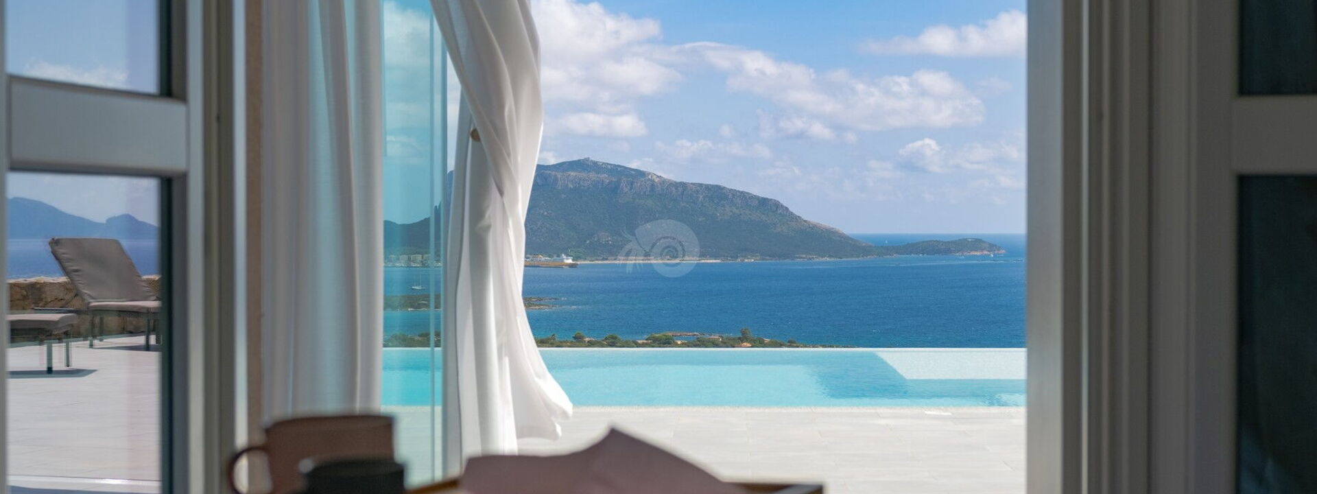 Villa Kalli Bloom: Camera da letto, Piscina, Vista Panoramica