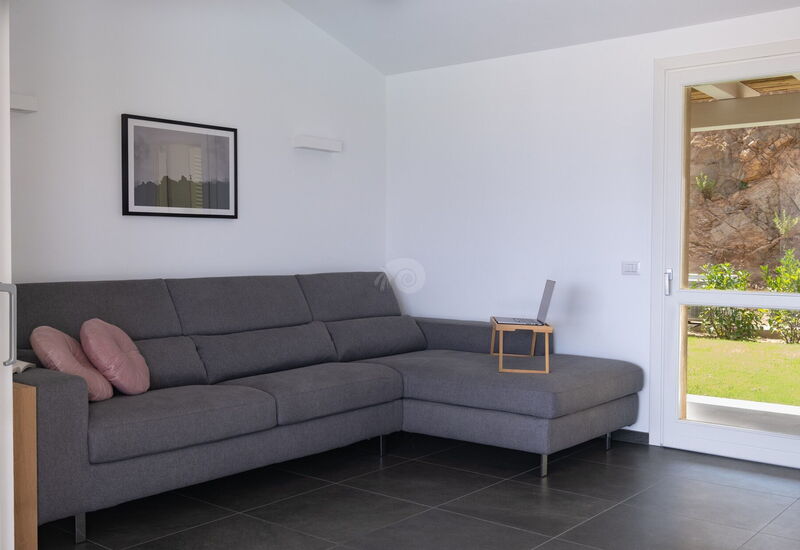 Villa Kalli Bloom: Living Room