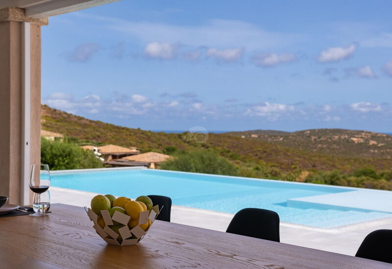 Villa Kalli Bloom: Building Exterior, Dining Room, Pool